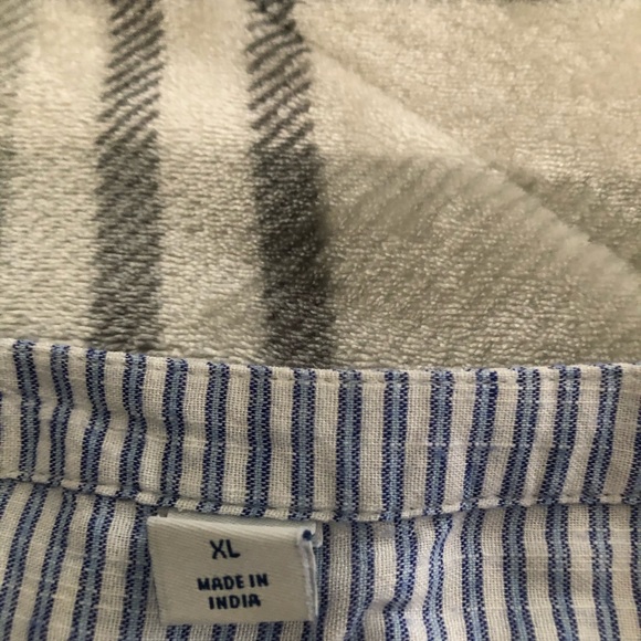 Old Navy long sleeve blouse - Picture 6 of 6